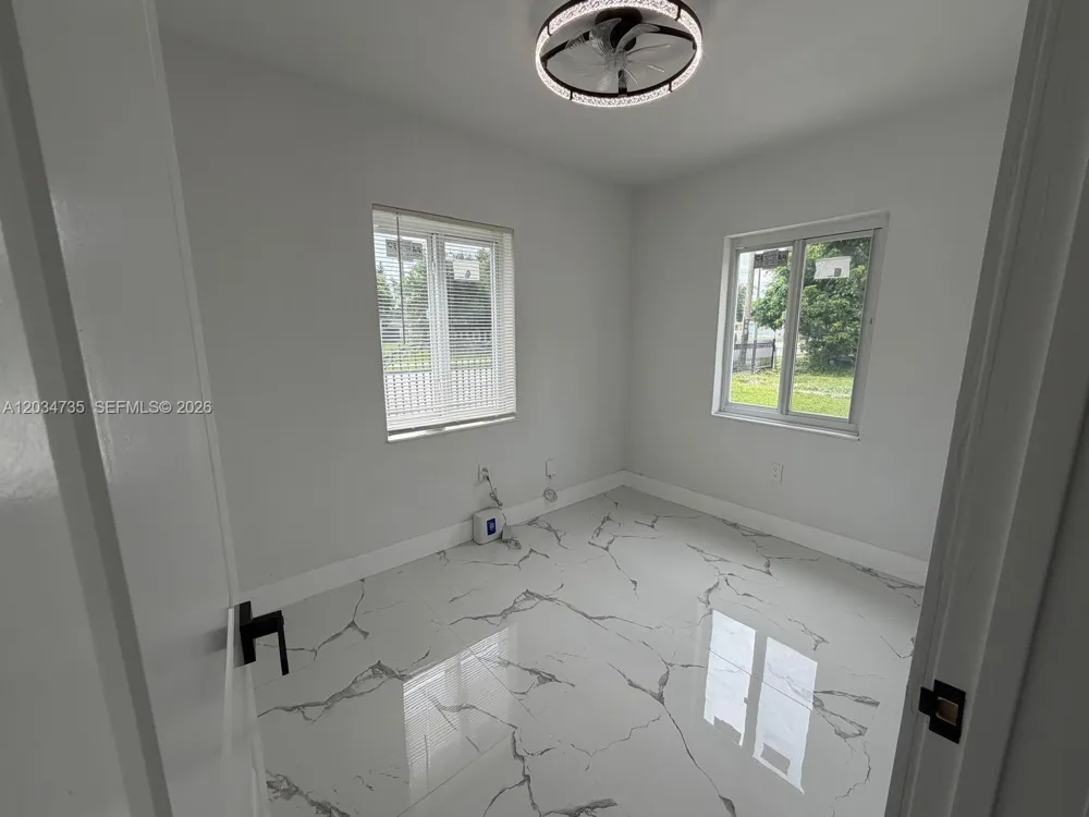 2800 NW 164th St Miami Gardens, FL 33054