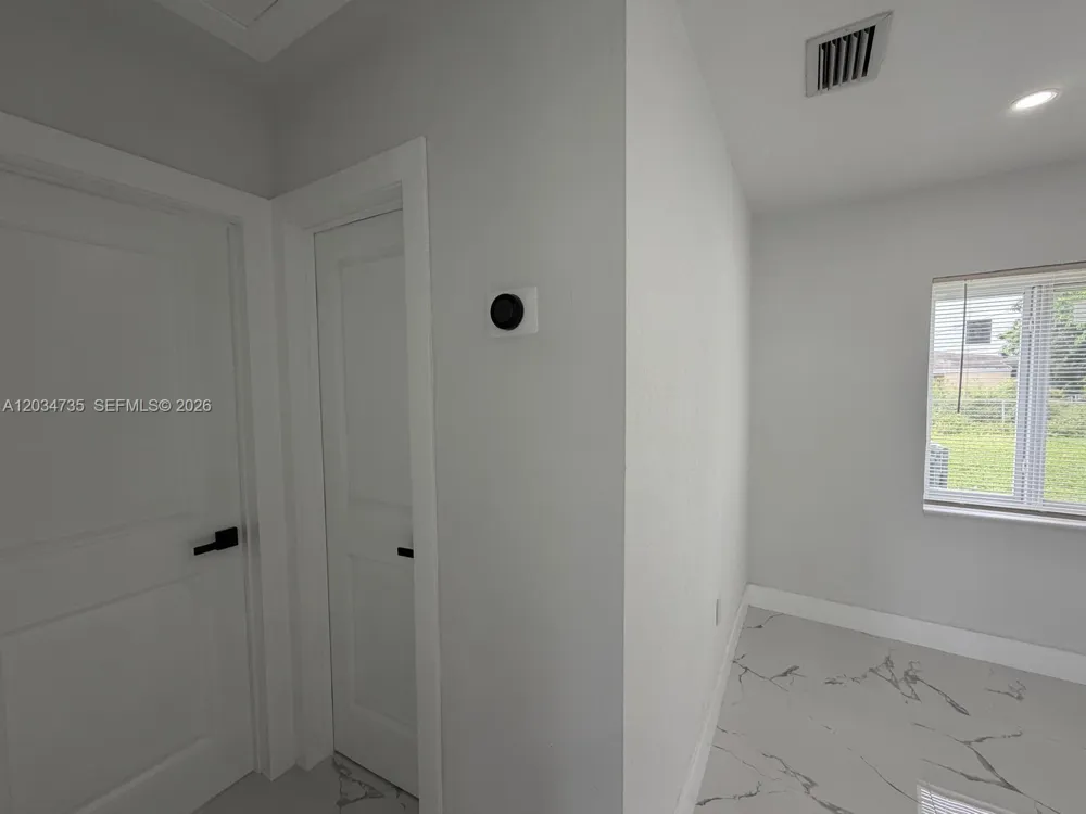2800 NW 164th St Miami Gardens, FL 33054