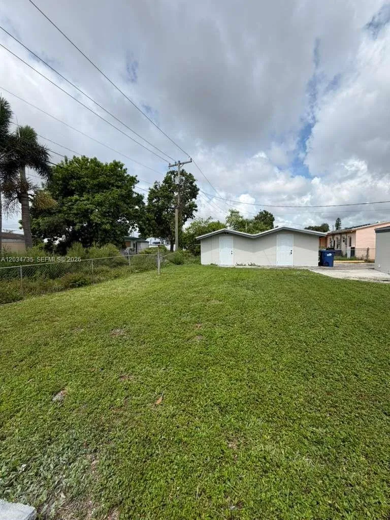2800 NW 164th St Miami Gardens, FL 33054