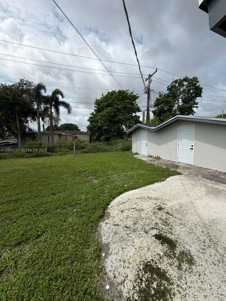 2800 NW 164th St Miami Gardens, FL 33054