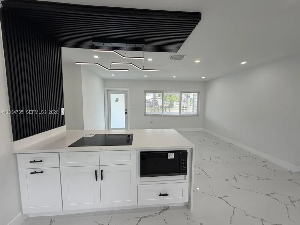 2800 NW 164th St Miami Gardens, FL 33054