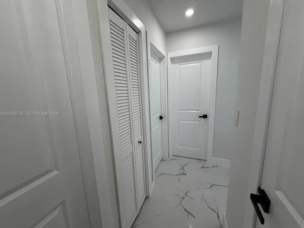 2800 NW 164th St Miami Gardens, FL 33054