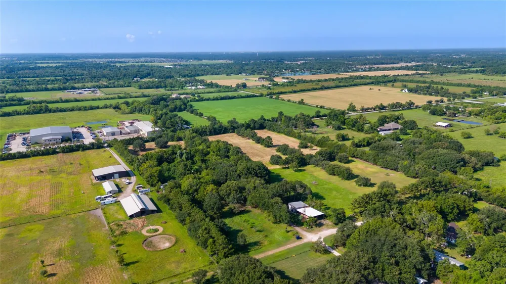 20402 Peters Road Crosby, TX 77532