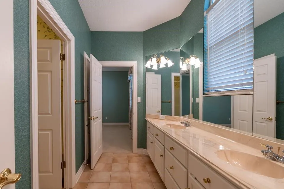7 Stoney Brook Lane Bay City, TX 77414
