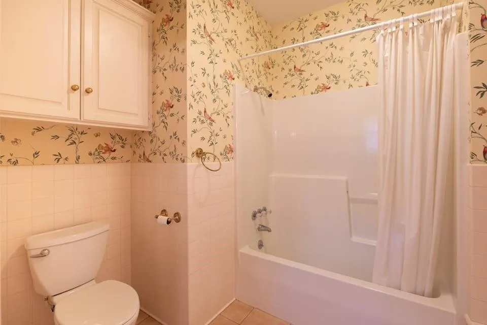 7 Stoney Brook Lane Bay City, TX 77414
