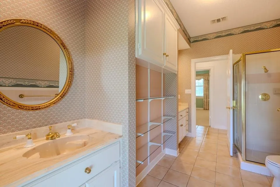 7 Stoney Brook Lane Bay City, TX 77414