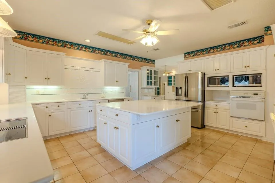 7 Stoney Brook Lane Bay City, TX 77414