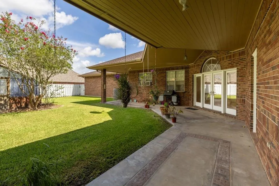 7 Stoney Brook Lane Bay City, TX 77414
