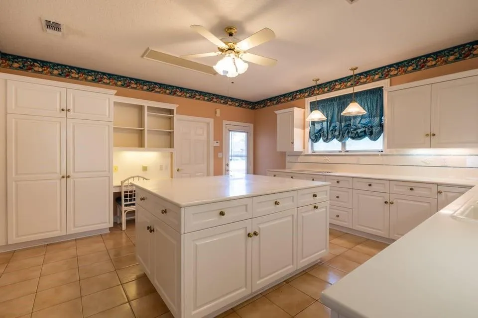 7 Stoney Brook Lane Bay City, TX 77414