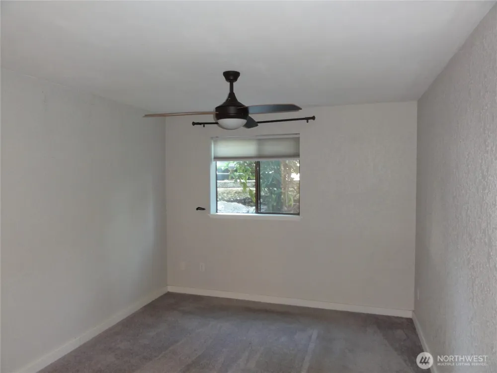23511 102nd Avenue SE #D102 Kent, WA 98031