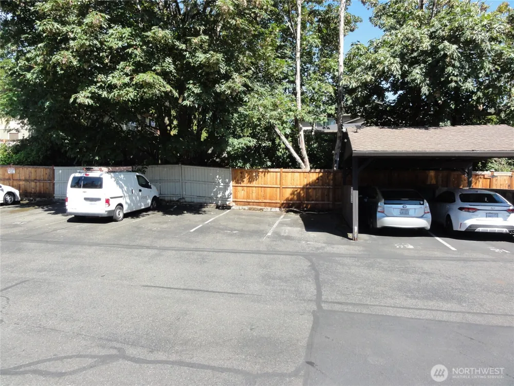 23511 102nd Avenue SE #D102 Kent, WA 98031