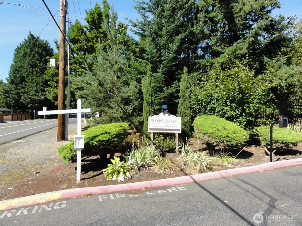 23511 102nd Avenue SE #D102 Kent, WA 98031