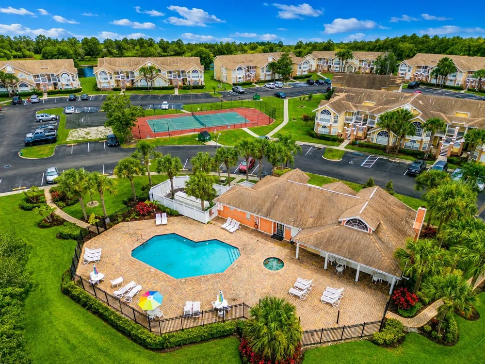 2440 SWEETWATER CLUB CIRCLE #40 Kissimmee, FL 34746