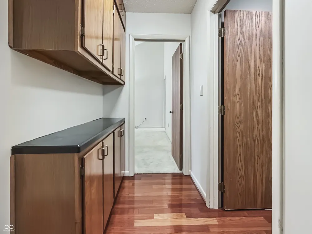 4692 Carya Square Columbus, IN 47201