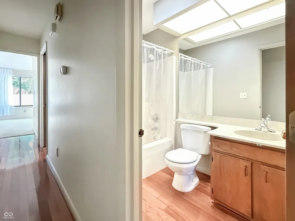 4692 Carya Square Columbus, IN 47201