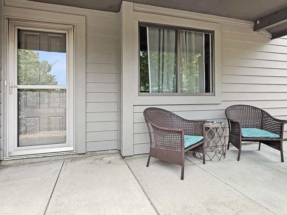 4692 Carya Square Columbus, IN 47201