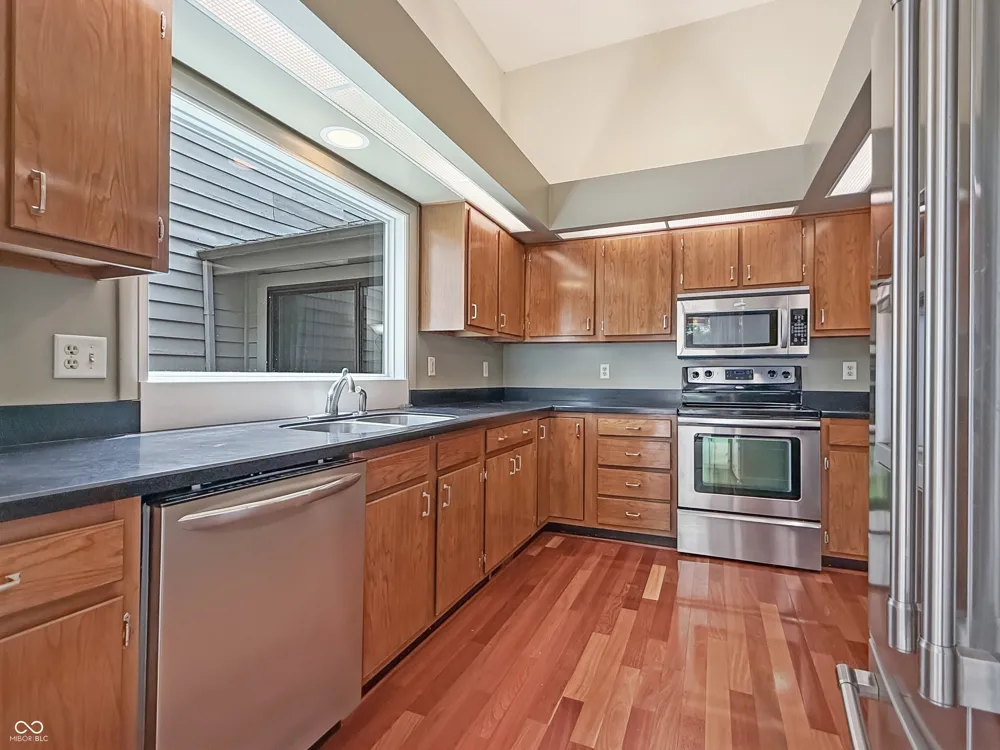 4692 Carya Square Columbus, IN 47201