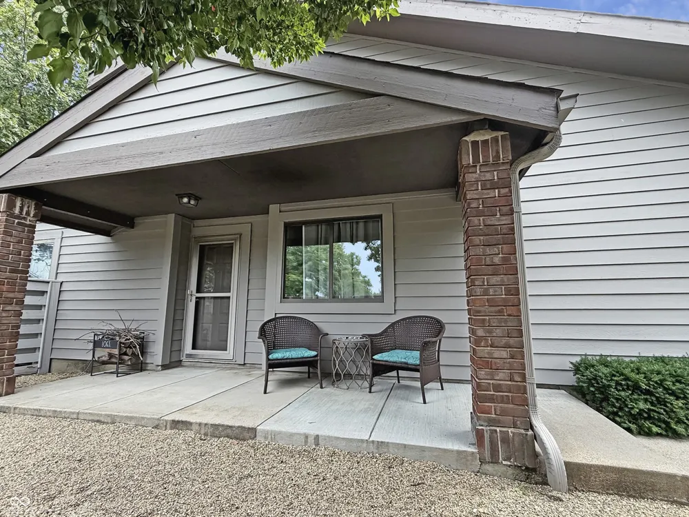 4692 Carya Square Columbus, IN 47201