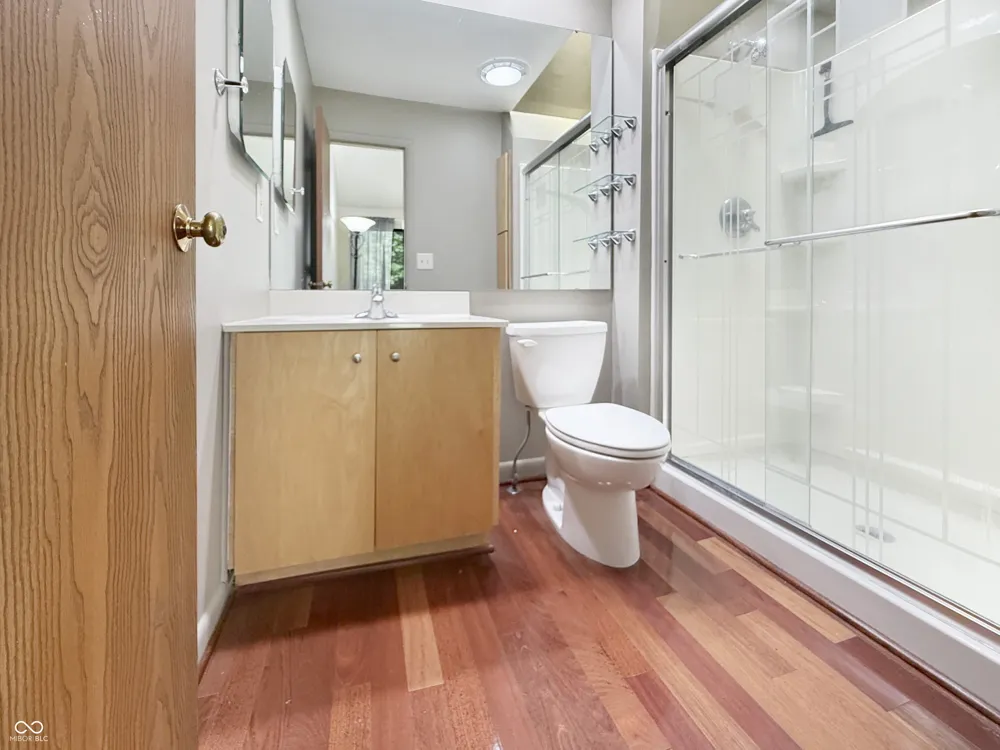 4692 Carya Square Columbus, IN 47201