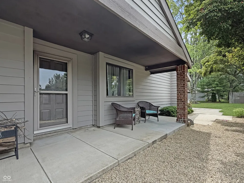 4692 Carya Square Columbus, IN 47201