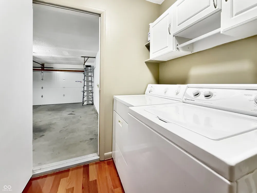4692 Carya Square Columbus, IN 47201
