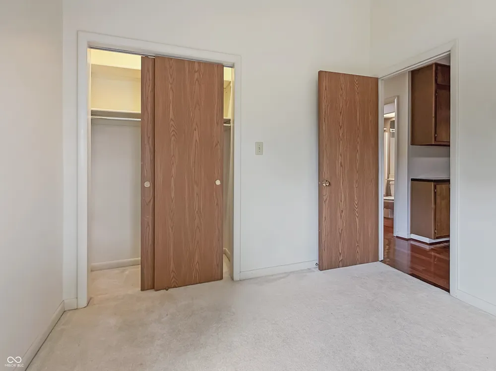 4692 Carya Square Columbus, IN 47201