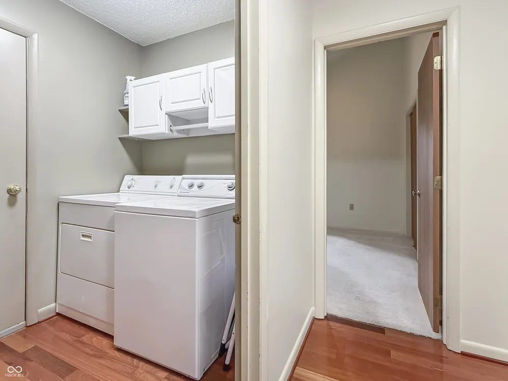 4692 Carya Square Columbus, IN 47201