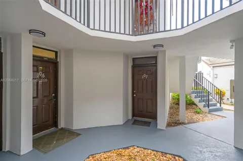 213 Lake Pointe Dr #106