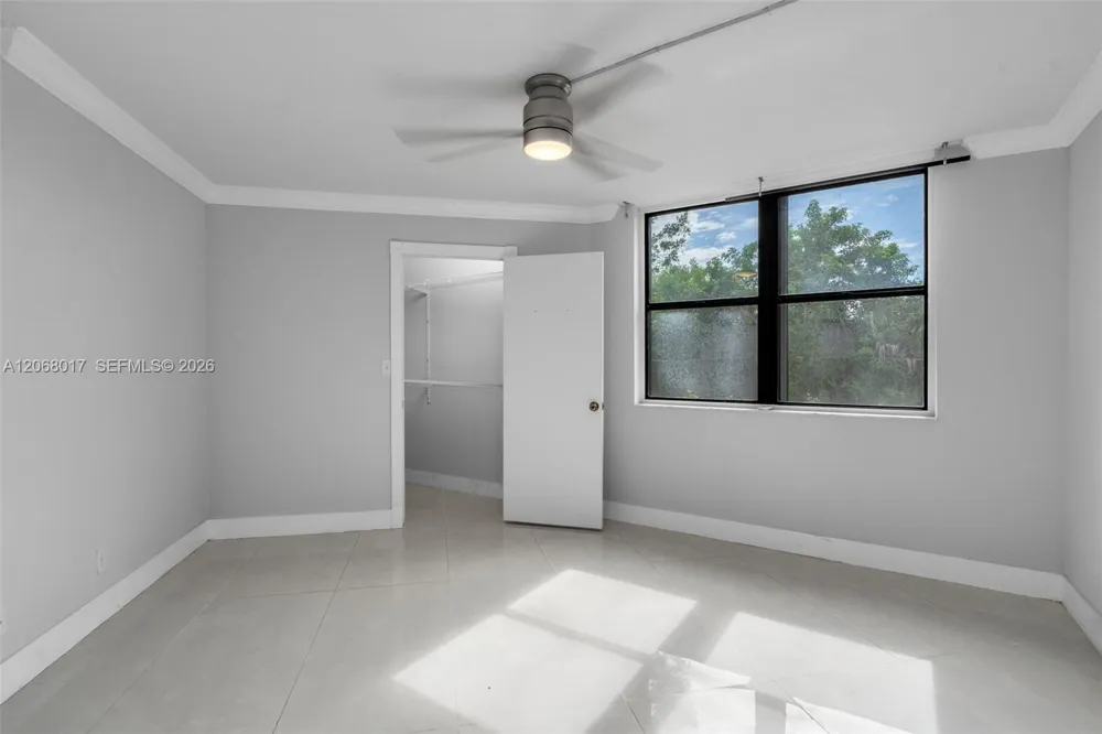 213 Lake Pointe Dr #106 Oakland Park, FL 33309