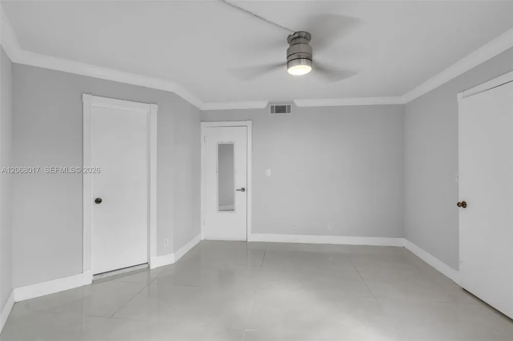 213 Lake Pointe Dr #106 Oakland Park, FL 33309