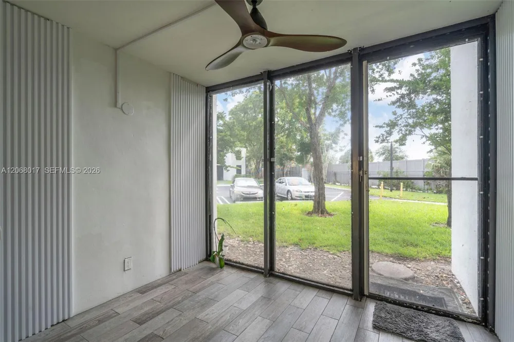 213 Lake Pointe Dr #106 Oakland Park, FL 33309