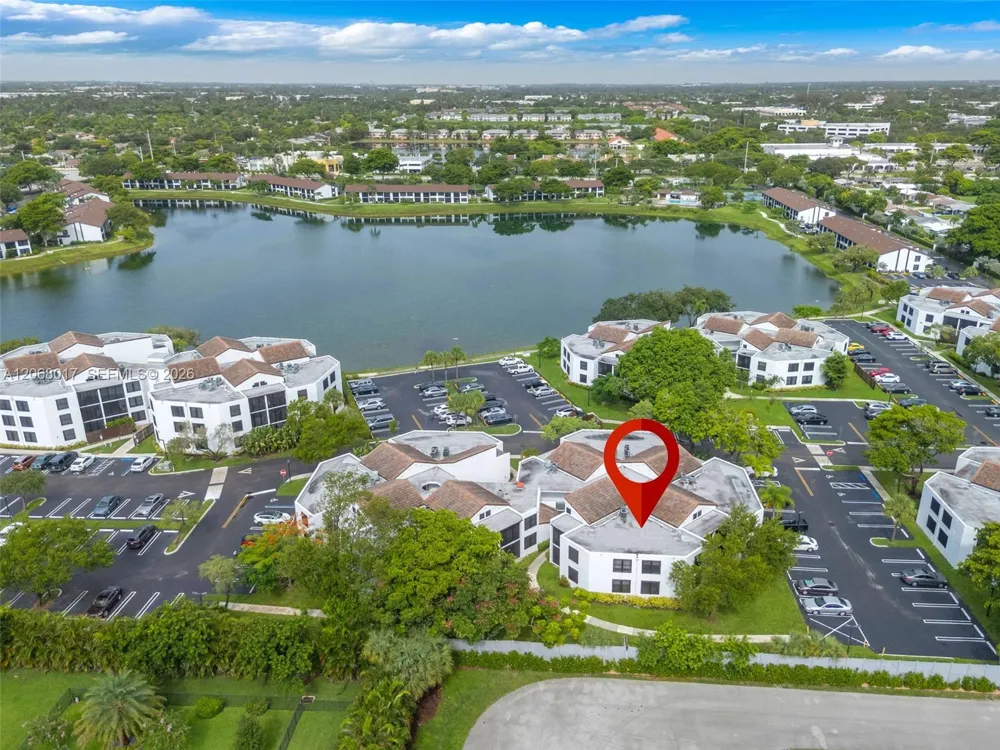 213 Lake Pointe Dr #106 Oakland Park, FL 33309