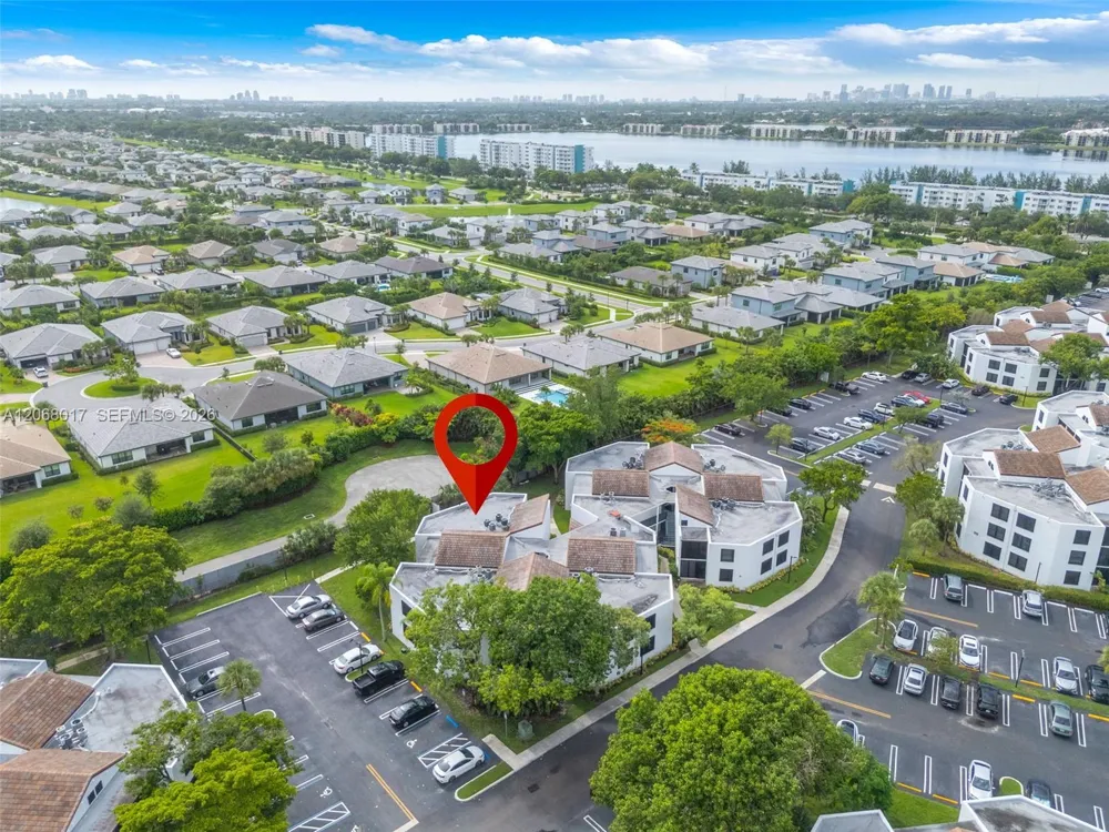 213 Lake Pointe Dr #106 Oakland Park, FL 33309