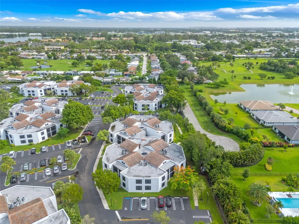 213 Lake Pointe Dr #106 Oakland Park, FL 33309