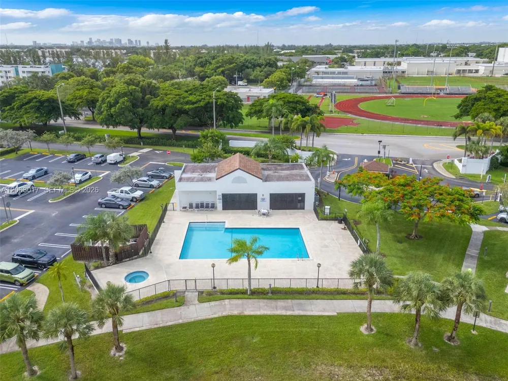 213 Lake Pointe Dr #106 Oakland Park, FL 33309
