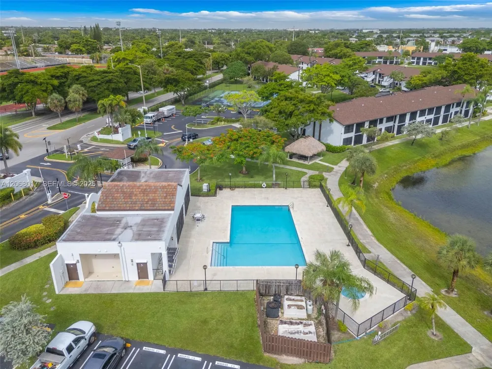 213 Lake Pointe Dr #106 Oakland Park, FL 33309