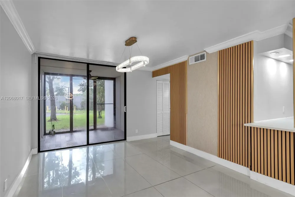 213 Lake Pointe Dr #106 Oakland Park, FL 33309
