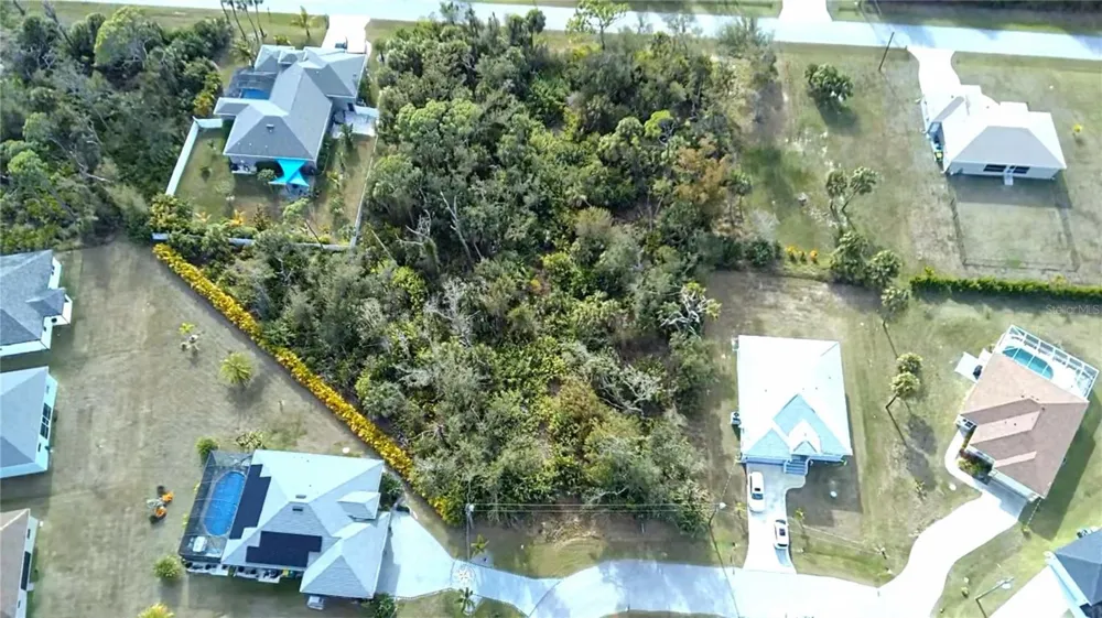 102 SUNNY WAY Rotonda West, FL 33947