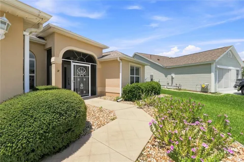 1304 DE LA GARZA PLACE