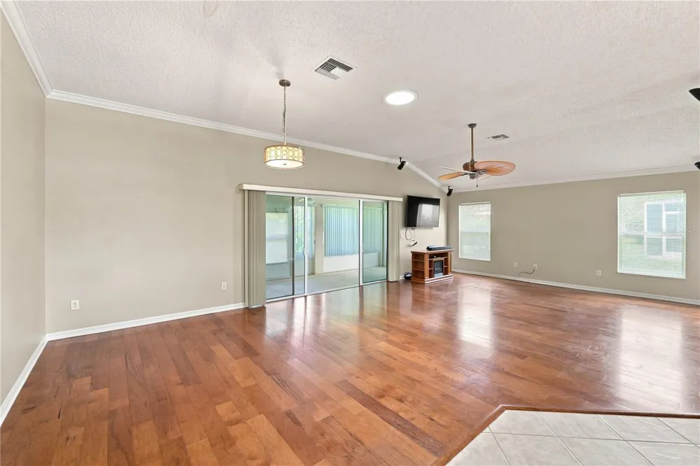 1304 DE LA GARZA PLACE The Villages, FL 32162