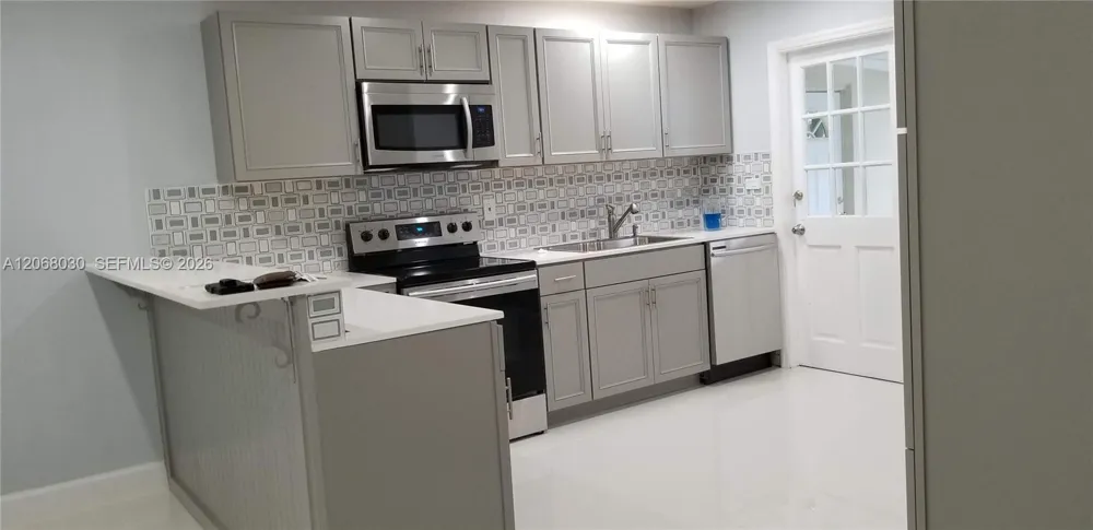 980 Oleander Rd Key Largo, FL 33037