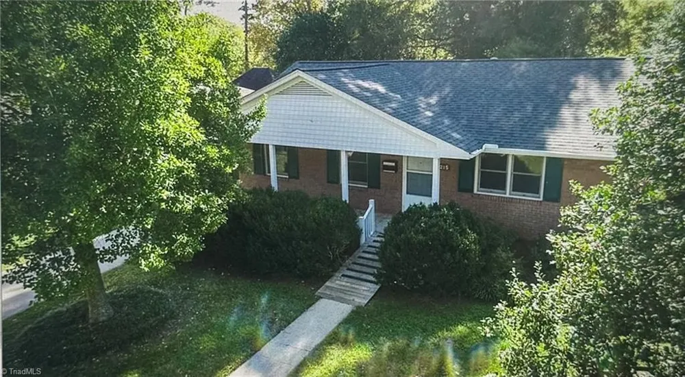 215 Bidney Drive Burlington, NC 27215