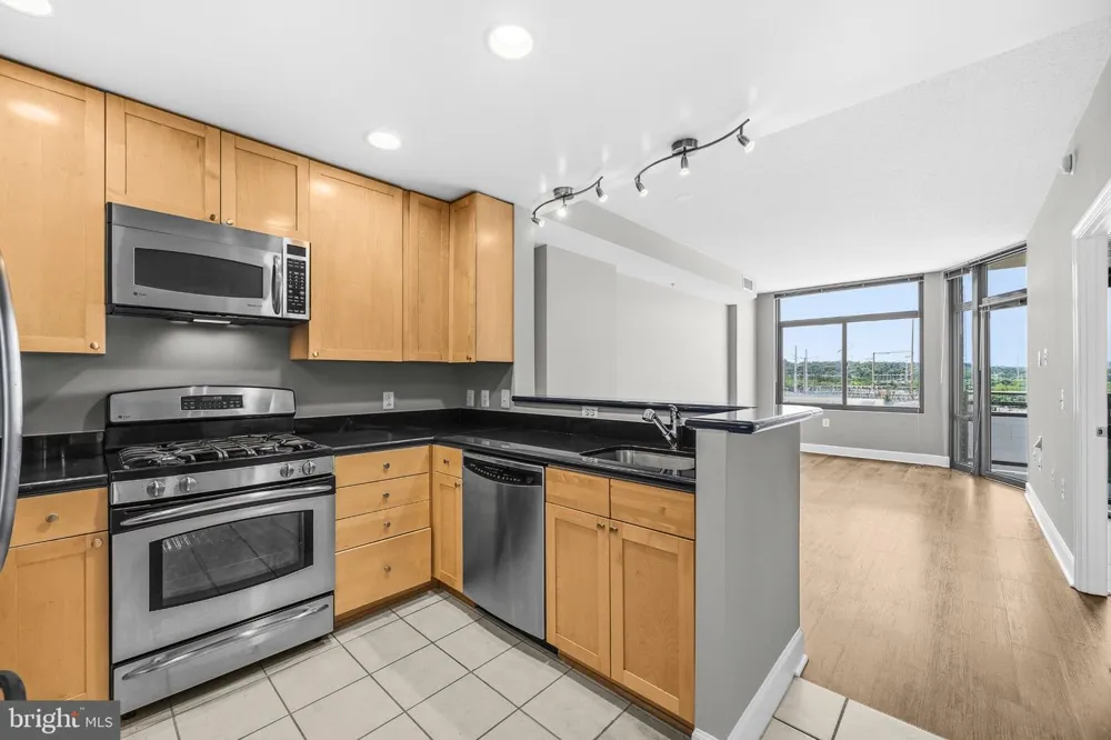 3600 S GLEBE ROAD #308W Arlington, VA 22202
