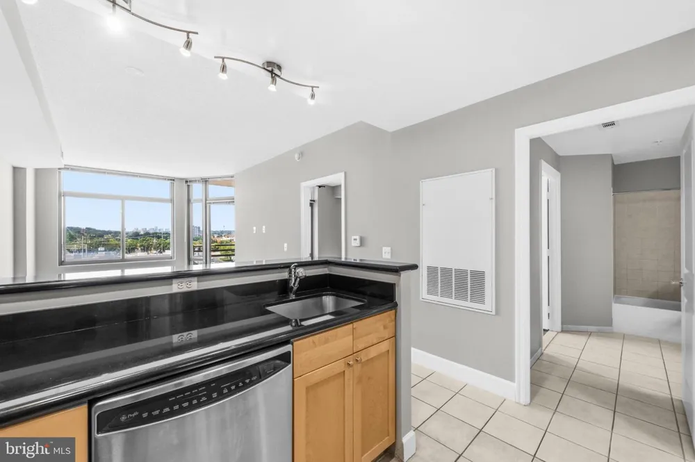 3600 S GLEBE ROAD #308W Arlington, VA 22202