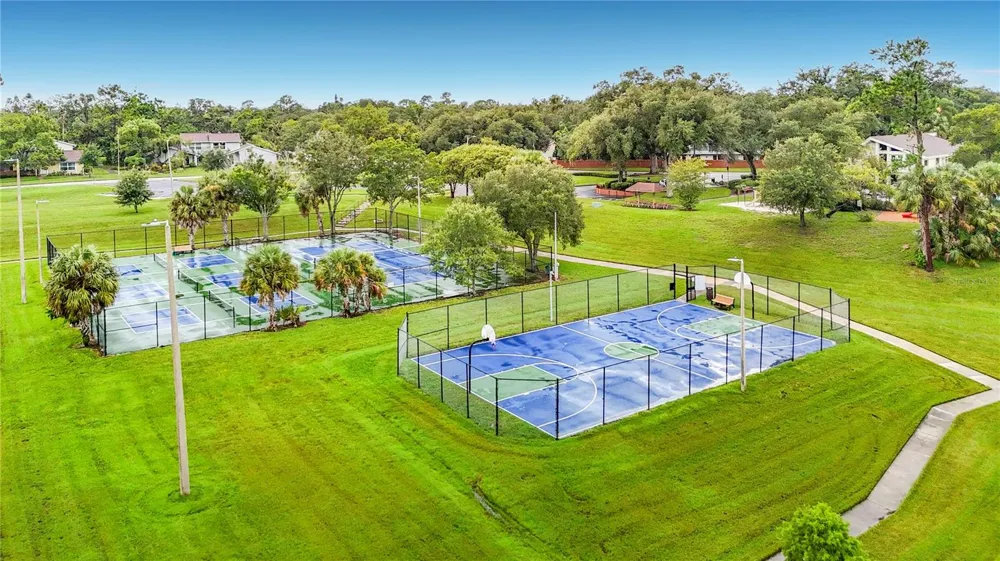 14732 PINE GLEN CIRCLE Lutz, FL 33559