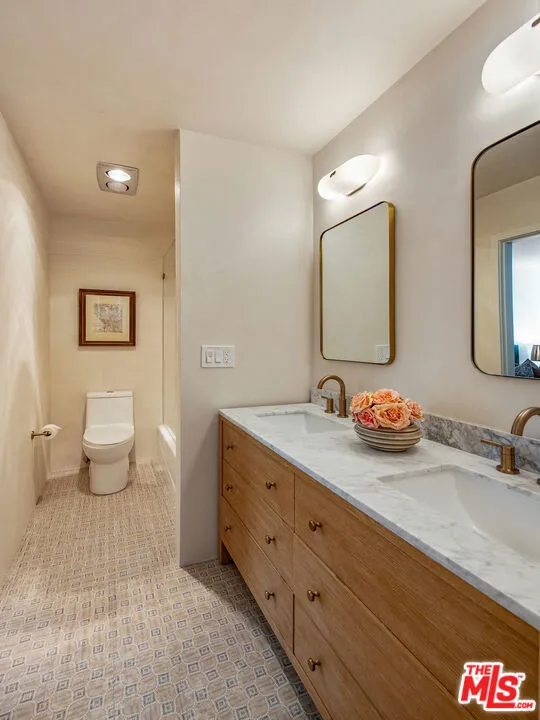 11645 Montana Avenue #101 Los Angeles, CA 90049