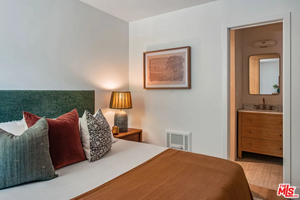 11645 Montana Avenue #101 Los Angeles, CA 90049