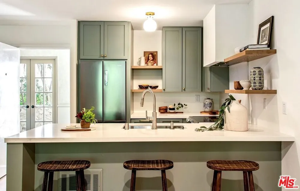 11645 Montana Avenue #101 Los Angeles, CA 90049