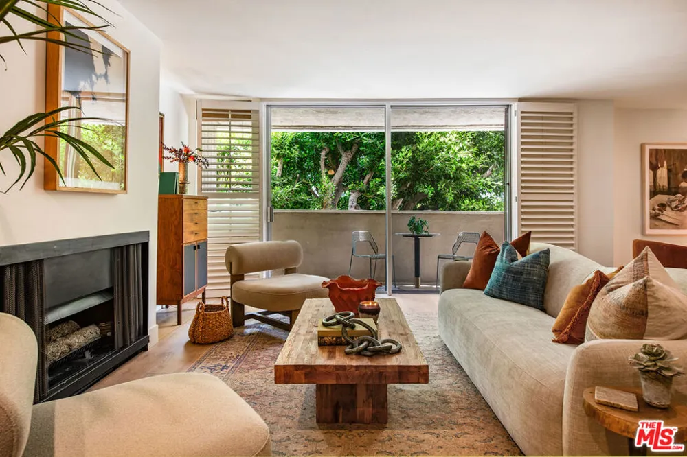11645 Montana Avenue #101 Los Angeles, CA 90049