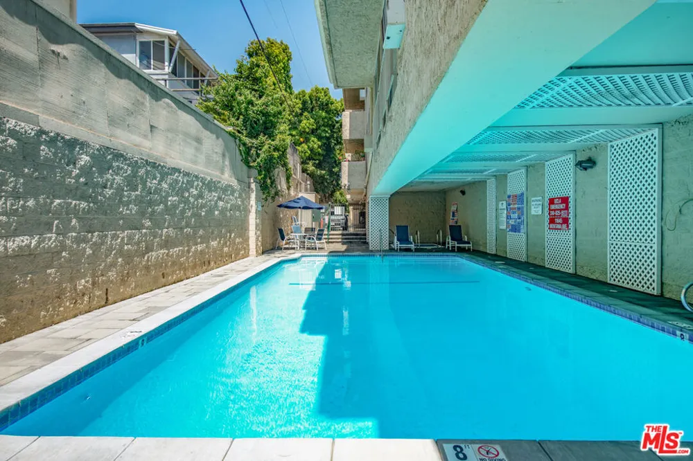11645 Montana Avenue #101 Los Angeles, CA 90049